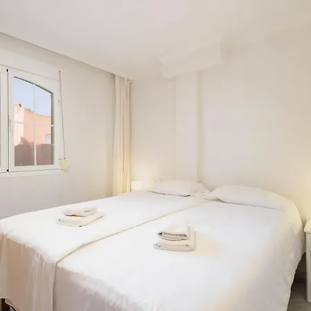 Apartment 2 Bedroom Front Line Flat In Costabella, Marbella,