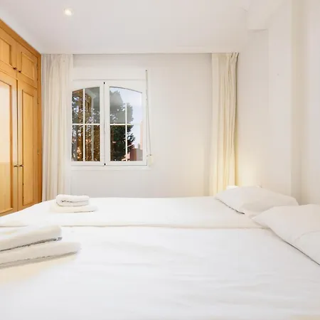 2 Bedroom Front Line Flat In Costabella, Marbella, * 马尔韦利亚